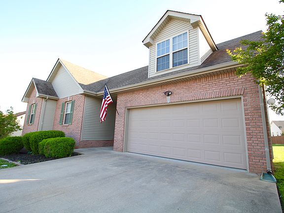 2nd image of 3212 Veranda Cir