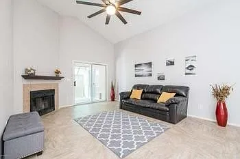 409 E Topeka Dr — Photo 23