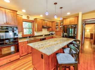 7 Pleasant St, Lexington, MA 02421