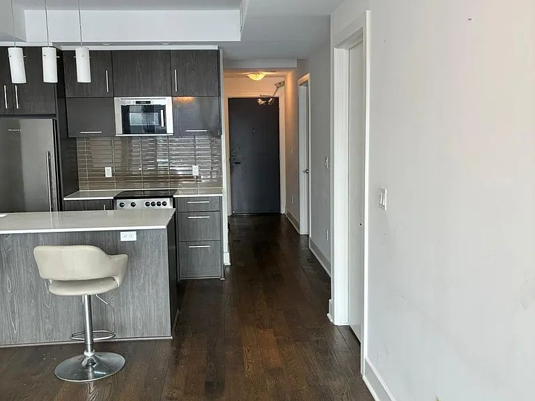 255 Bay St — Photo 19