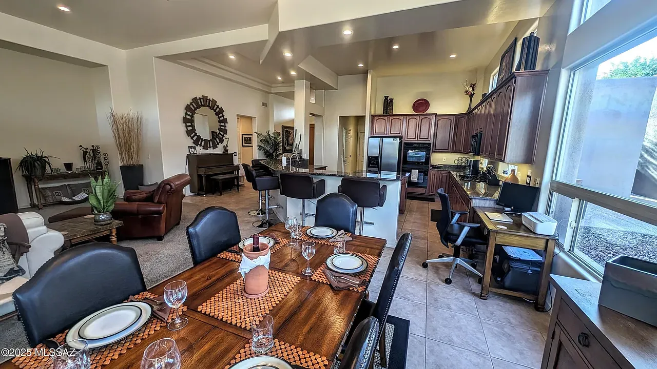 3 bed, 2549 sqft, $4,500 — Photo 4