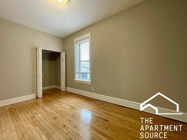 2515 N Kilbourn Ave #1R — Photo 6