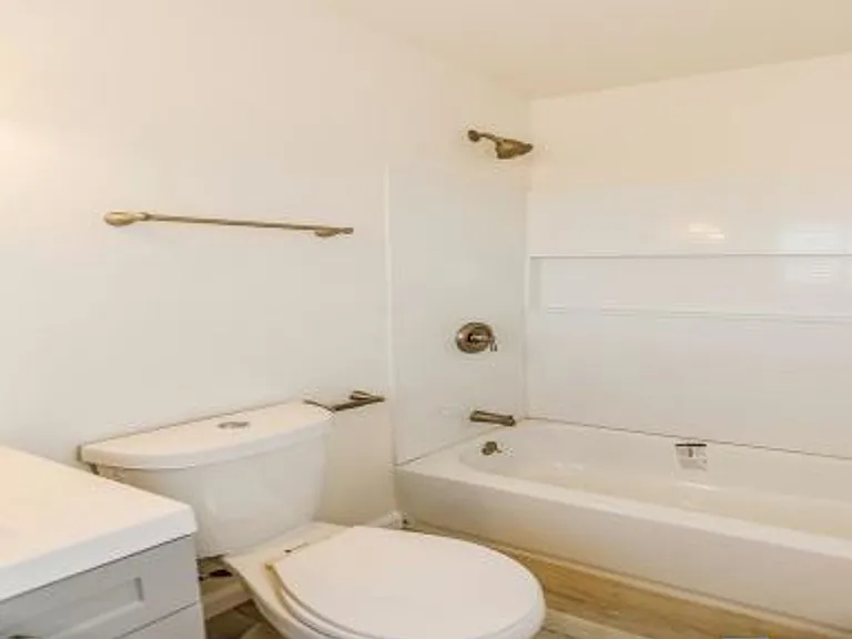 3826 Winona Ave, Contemporary upgrades and off-street parking — Photo 30