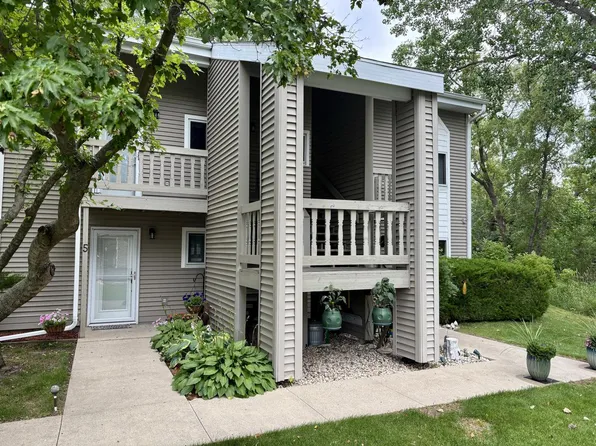 717 E Lakeview ROAD #8, Hustisford, WI 53034
