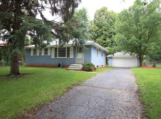 6865 Upper 5th St N, Oakdale, MN 55128