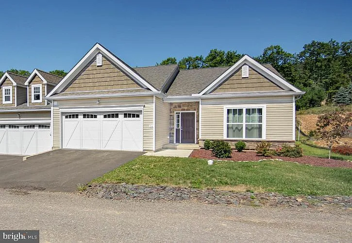 34 Reserve Dr photo 1