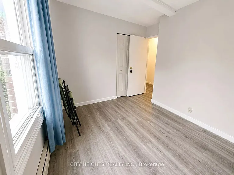 1102 Langlois Ave — Photo 13