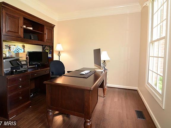 3rd image of 43093 Wintergrove Dr