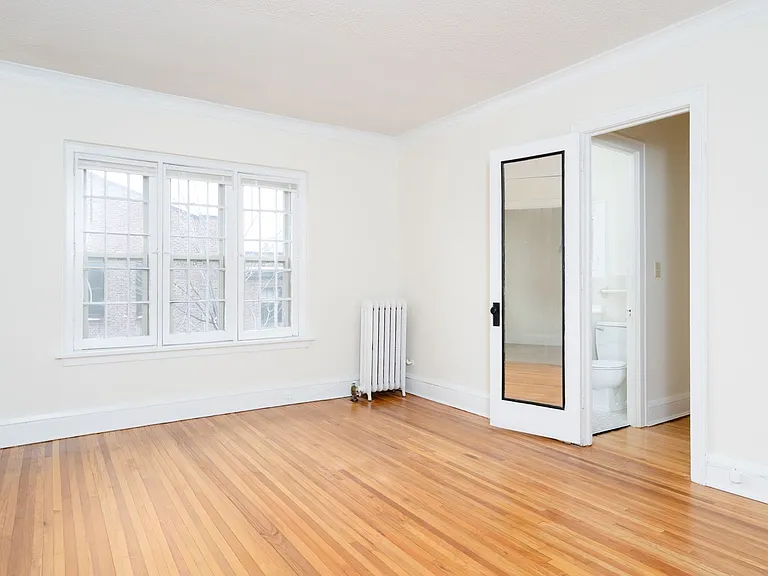 Belmont Apartments — Photo 6