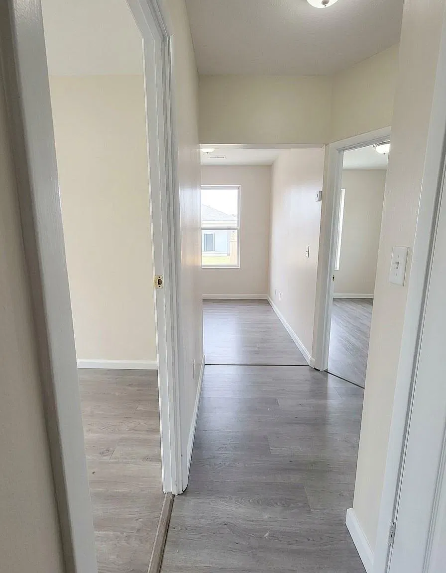 3 bed, 1.0 bath, 2488 sqft, $3,200 — Photo 1