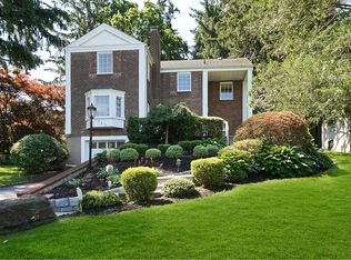 160 Quaker Ridge Rd, Manhasset, NY 11030