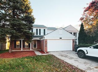 3005 Turnberry Ln, Ann Arbor, MI 48108