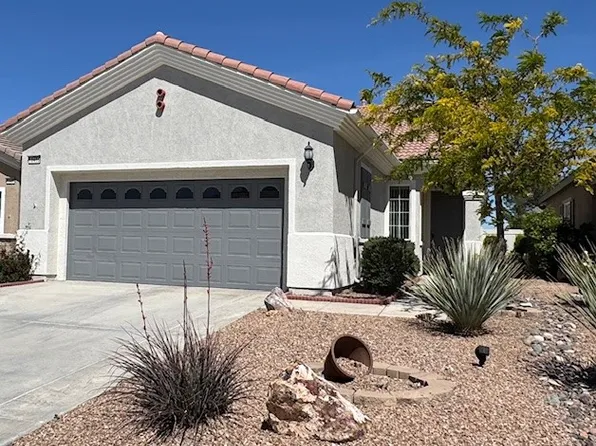 10485 Glen Oaks Ln, Apple Valley, CA 92308