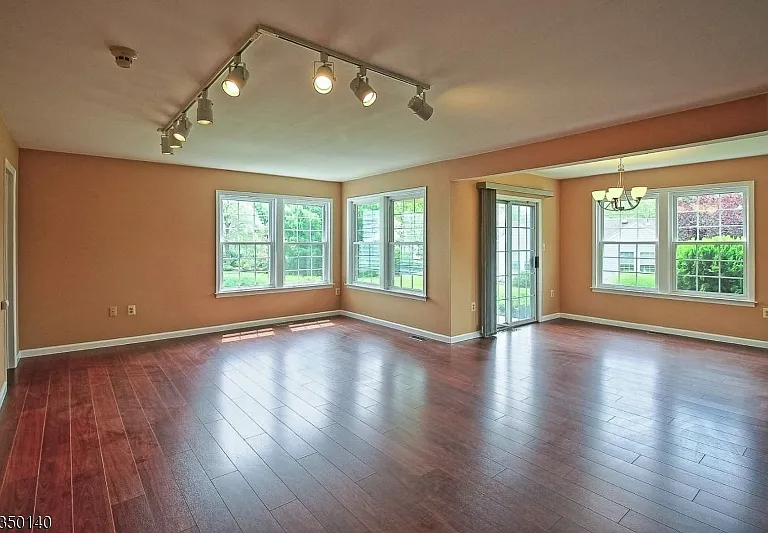 2A Bristol Ct — Photo 3