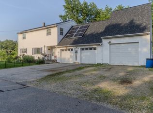 47 Edmond St, Putnam, CT 06260