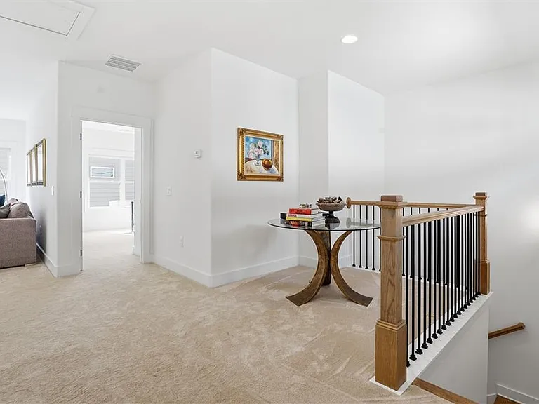 158 Kingwood Dr — Photo 32