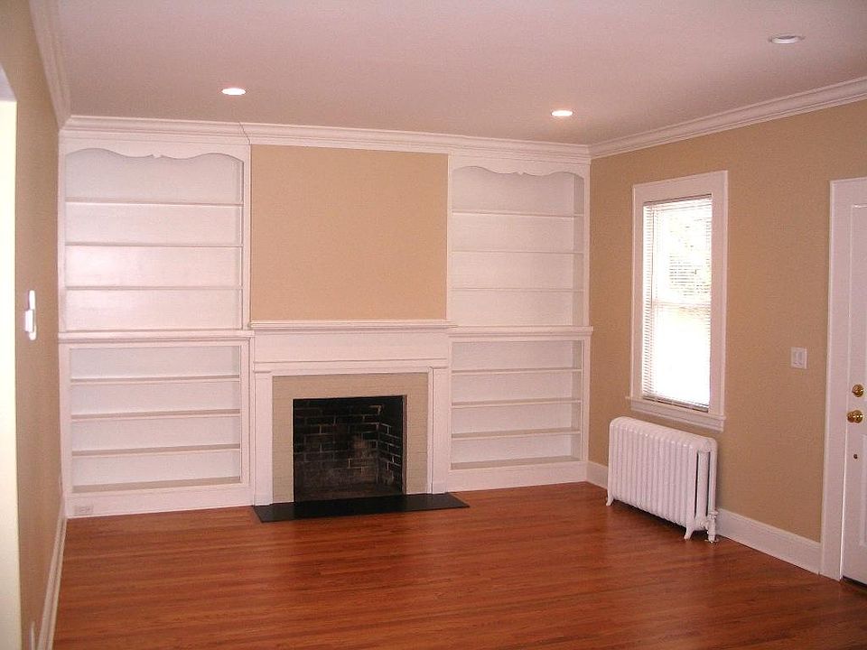 Living Room w/Built-ins and Fireplace