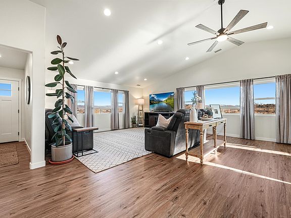 5th image of 56577 Hawthorne Ln