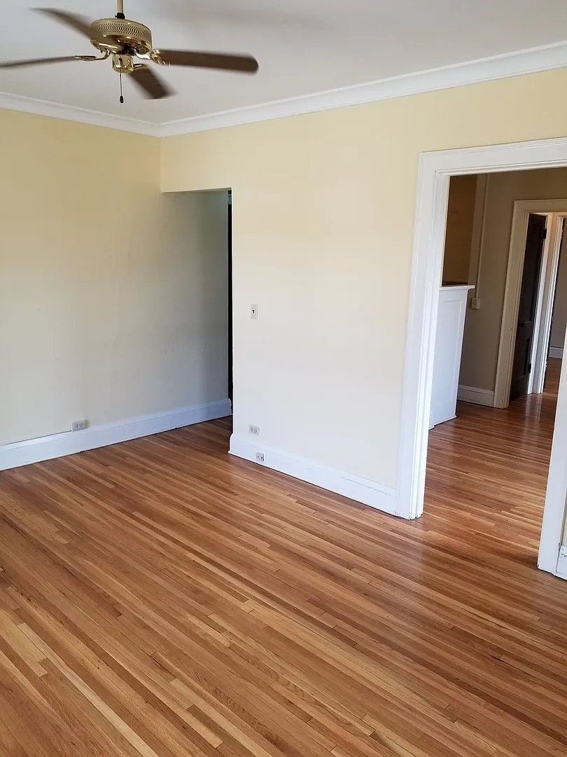 Twin Court Apartments — Photo 4