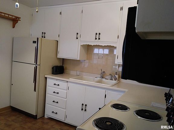 5th image of 310 Sherwood Dr