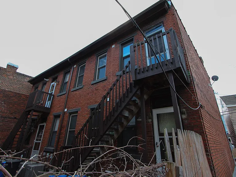 2336-2338 E Carson St — Photo 12
