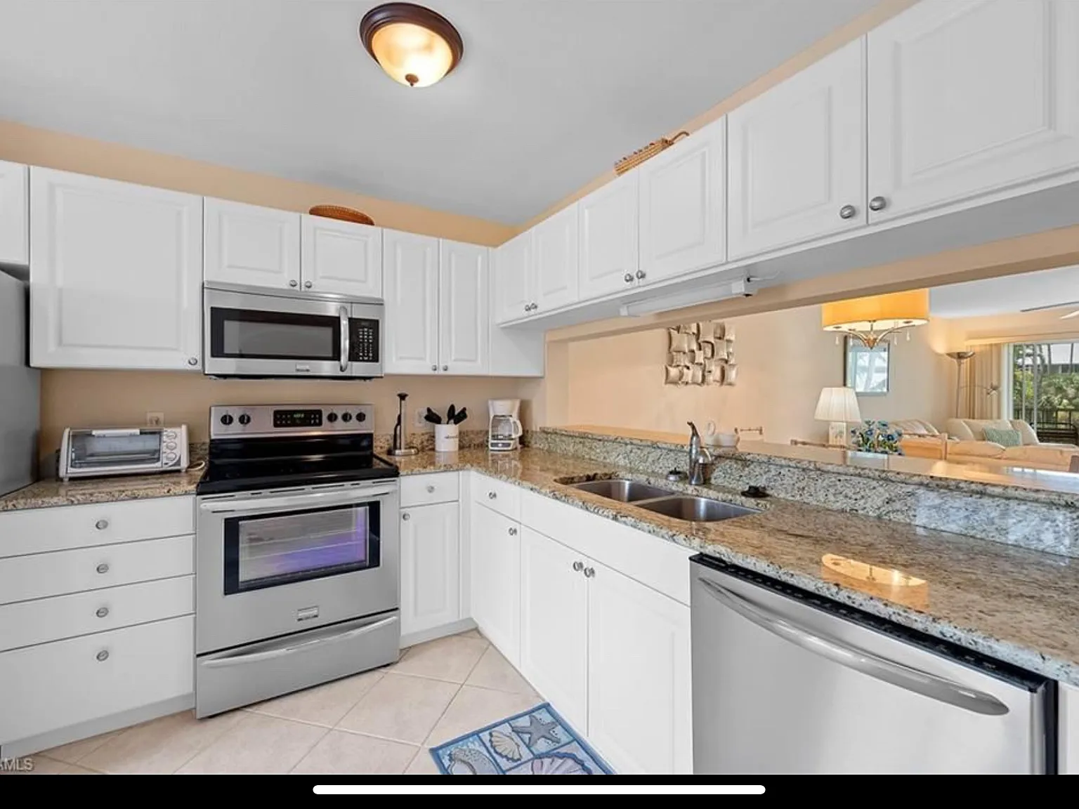 2 bed, 1100 sqft, $1,900 — Photo 1