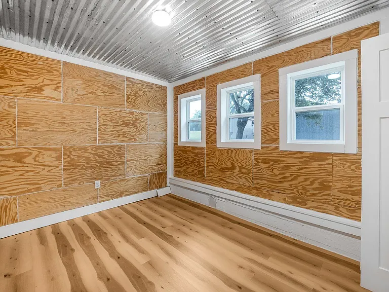 10011 Little Creek Cir — Photo 22