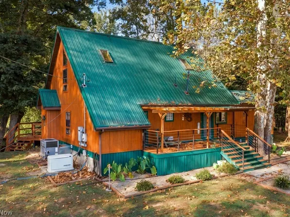 2854 Wells Lock Rd, Elizabeth, WV 26143