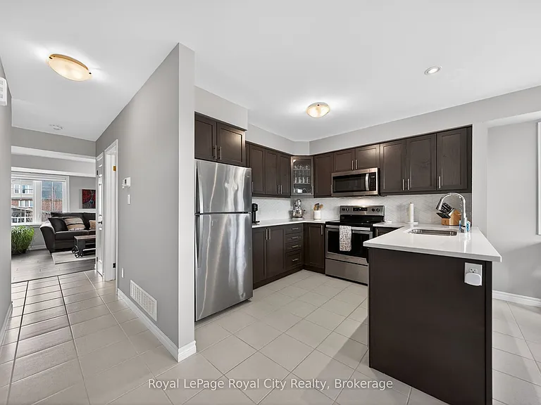 85 Mullin Dr #1B — Photo 10