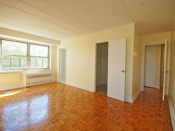 2nd image of 30 Park Ave APT 4T