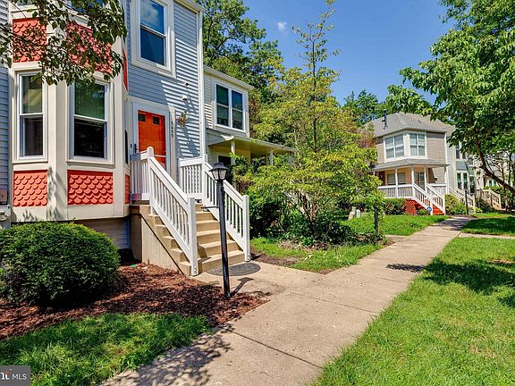 3rd image of 3455 Lindenwood Dr