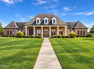 433 Langlinais Rd, Broussard, LA 70592