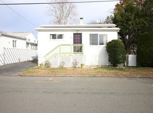34 Gates Rd, Saugus, MA 01906