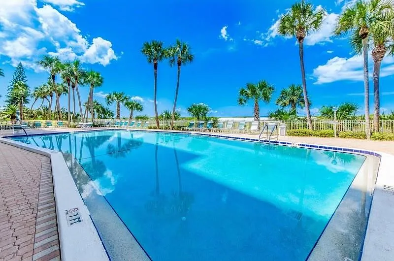2 bed, 2.0 bath, 1094 sqft, $5,000 — Photo 3