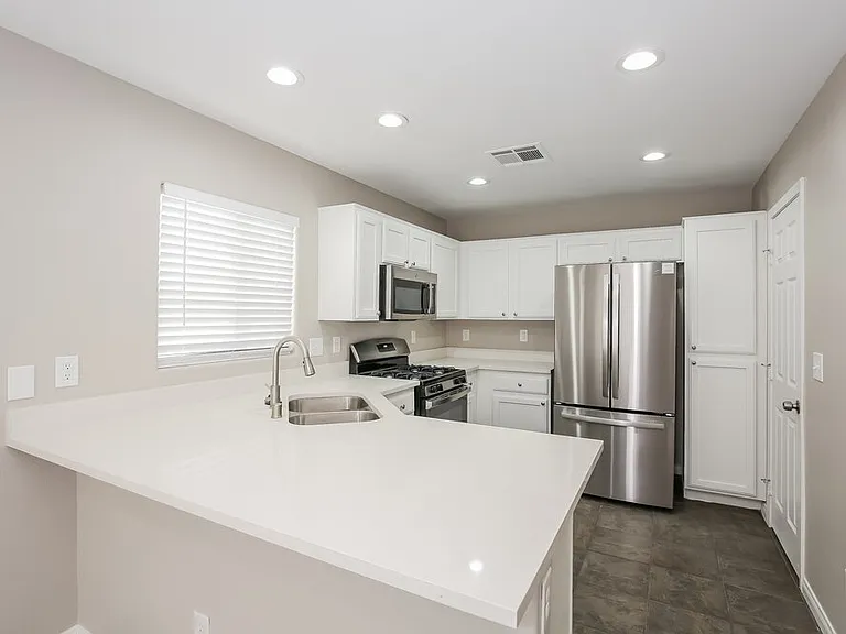 9503 Diamond Bridge Ave — Photo 7
