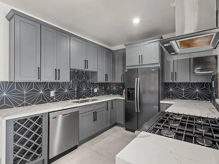 1415-1419 S Sherbourne Dr — Photo 4