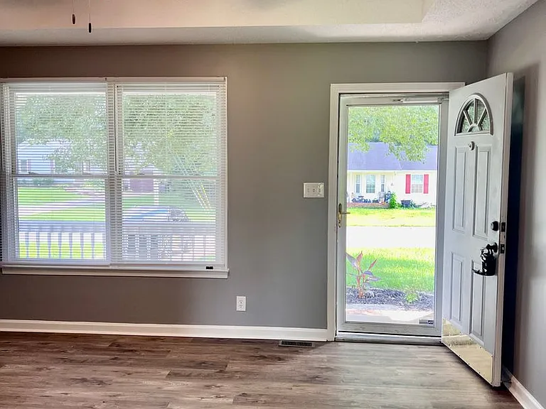 414 Woodale Dr — Photo 5