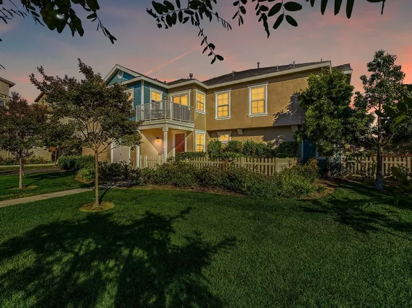 715 Garonne St, Oxnard, CA 93036