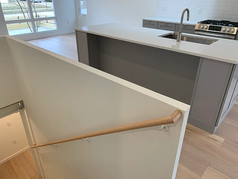 601 E Washington St — Photo 32