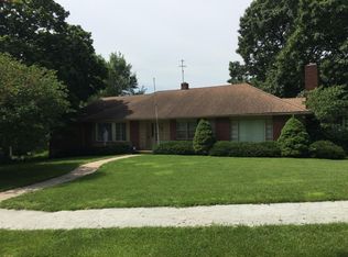11 Hawthorne Pl, Independence, MO 64052