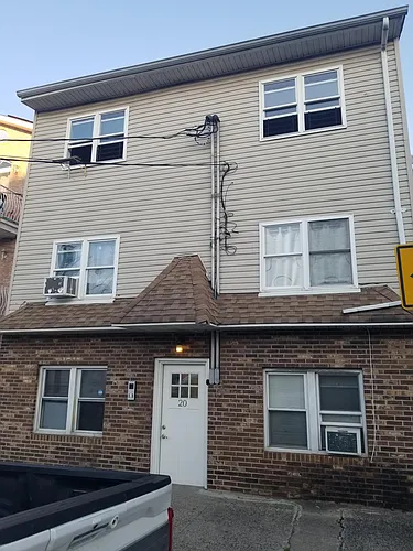 20 Rose Ave #4 Photo 1