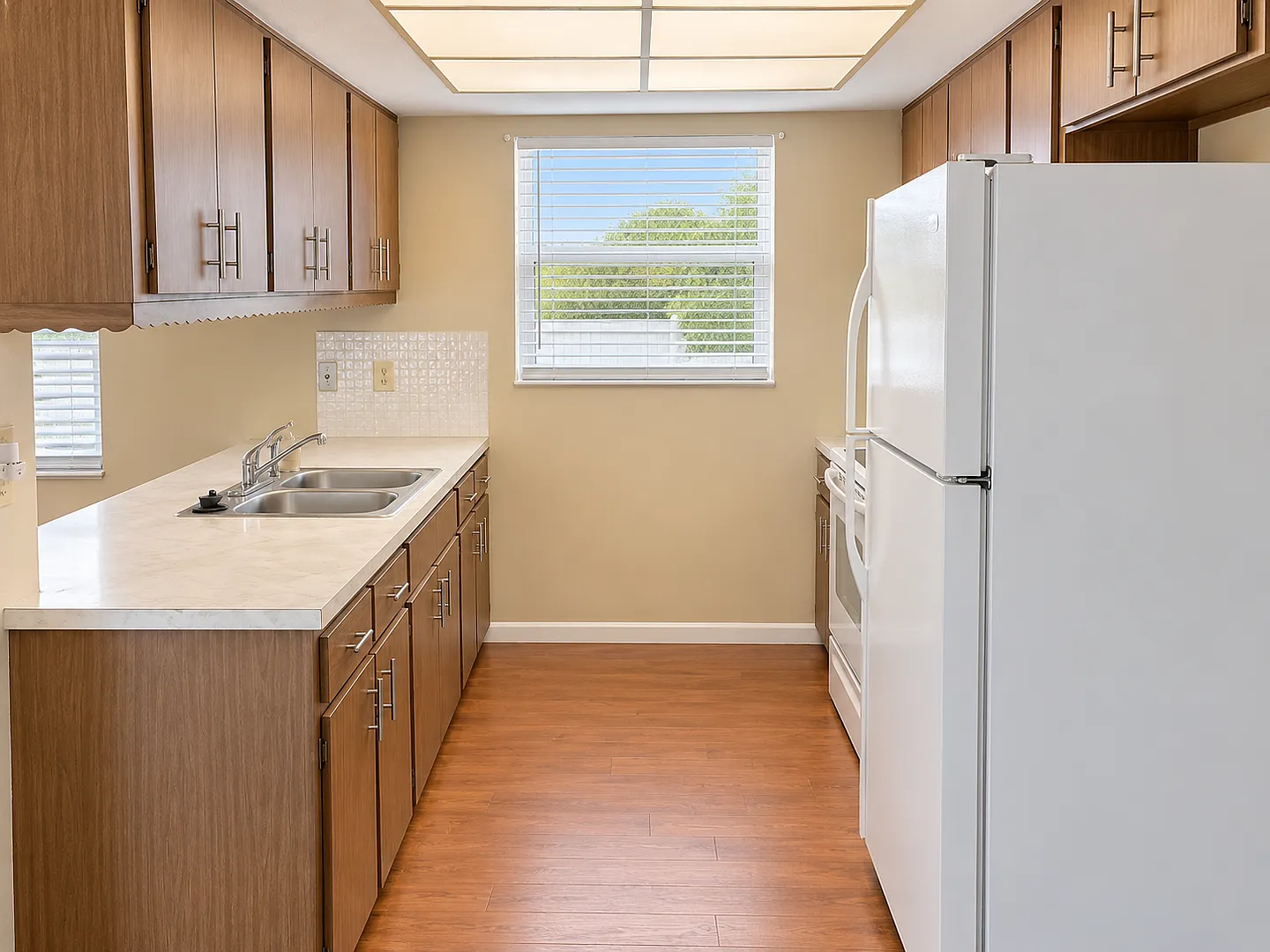 Immaculate 2BD/2BTH Home in Port Richey! — Photo 3