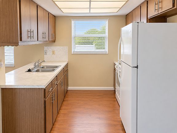 3rd image of 7020 Coral Reef Dr