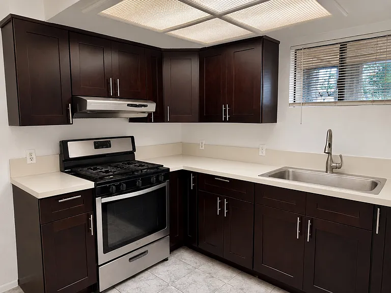 14124 Victory Blvd #102 — Photo 5