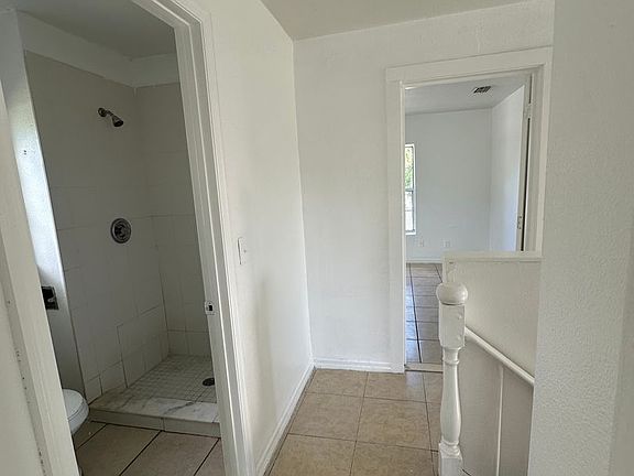5th image of 808 S Locust Ave