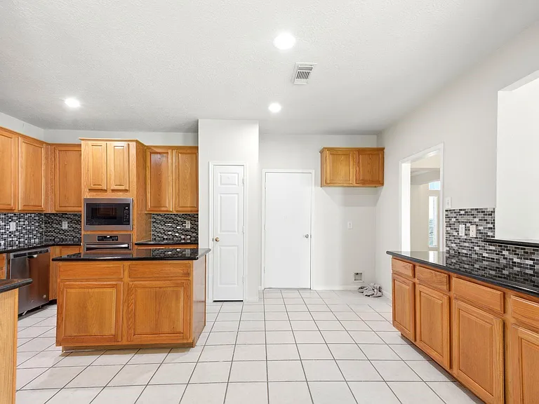 3126 Waters View Dr — Photo 20