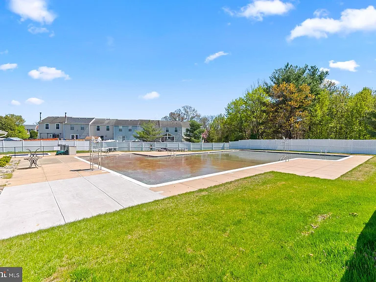 2125 Cedar Barn Way — Photo 27