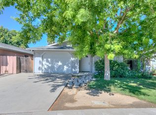 716 Oakridge Dr, Madera, CA 93637