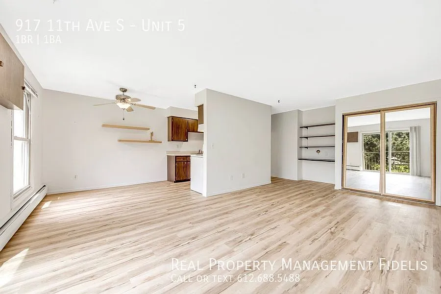 Building Photo - 917 11th Ave S #5