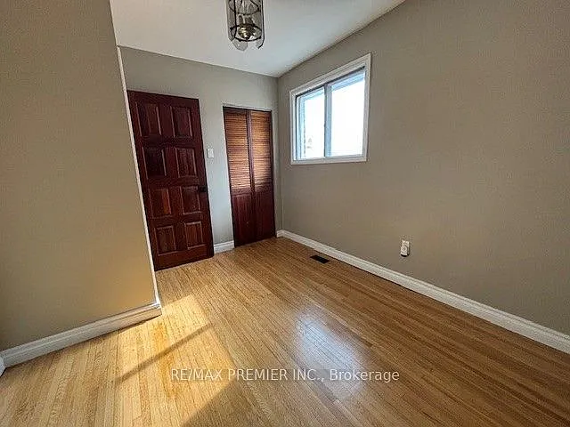 199 Gracedale Blvd #MAIN FLOOR — Photo 10